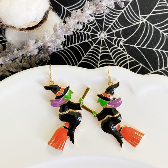Little Lady's Closet Jewelry - ⚫️Witch on Broomstick Halloween/Witchy dangle earrings NWT, BOUTIQUE